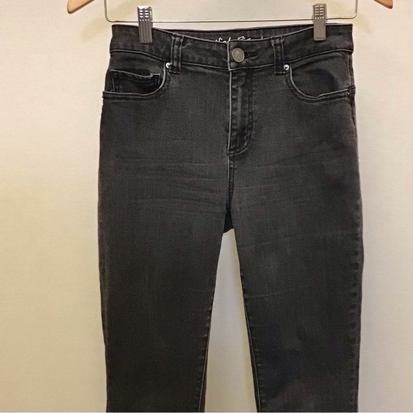 Victoria’s Secret 4 High Rise Jeggings Skinny Jeans Faded Black Frayed Hems - Picture 4 of 11